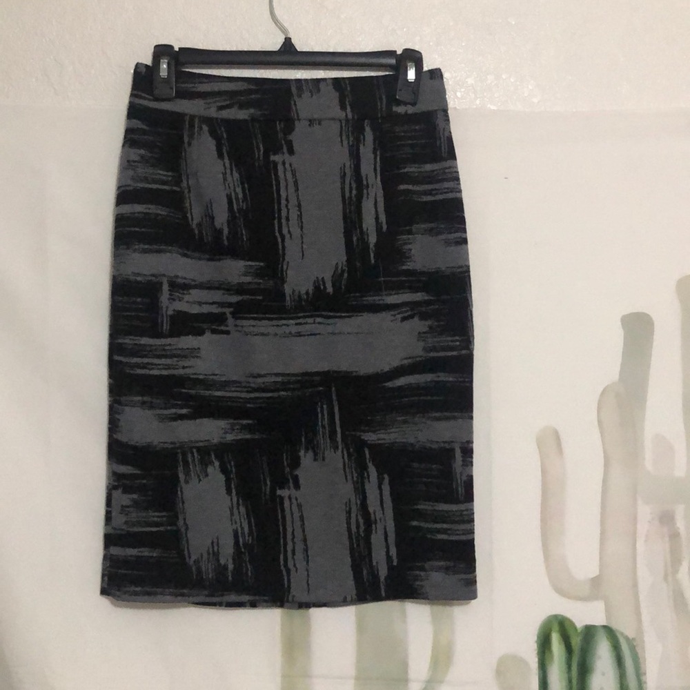 Calvin Klein Patterned Straight Skirt